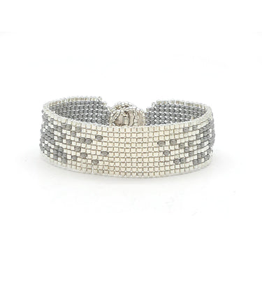 Brazalete Telar Plata Delgado Difuminado Gris Aperlado